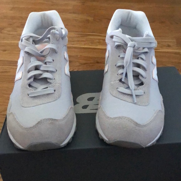 New balance women shoes rare - Picture 2 of 4